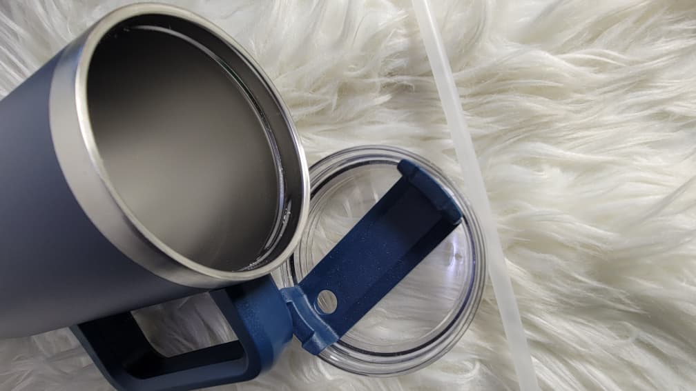 WhatsApp Image 2026-01-19 at 10.18.17 AM Insulated Tumblers with Straw | Stainless Steel Hot & Cold Drink Tumbler - Image 1