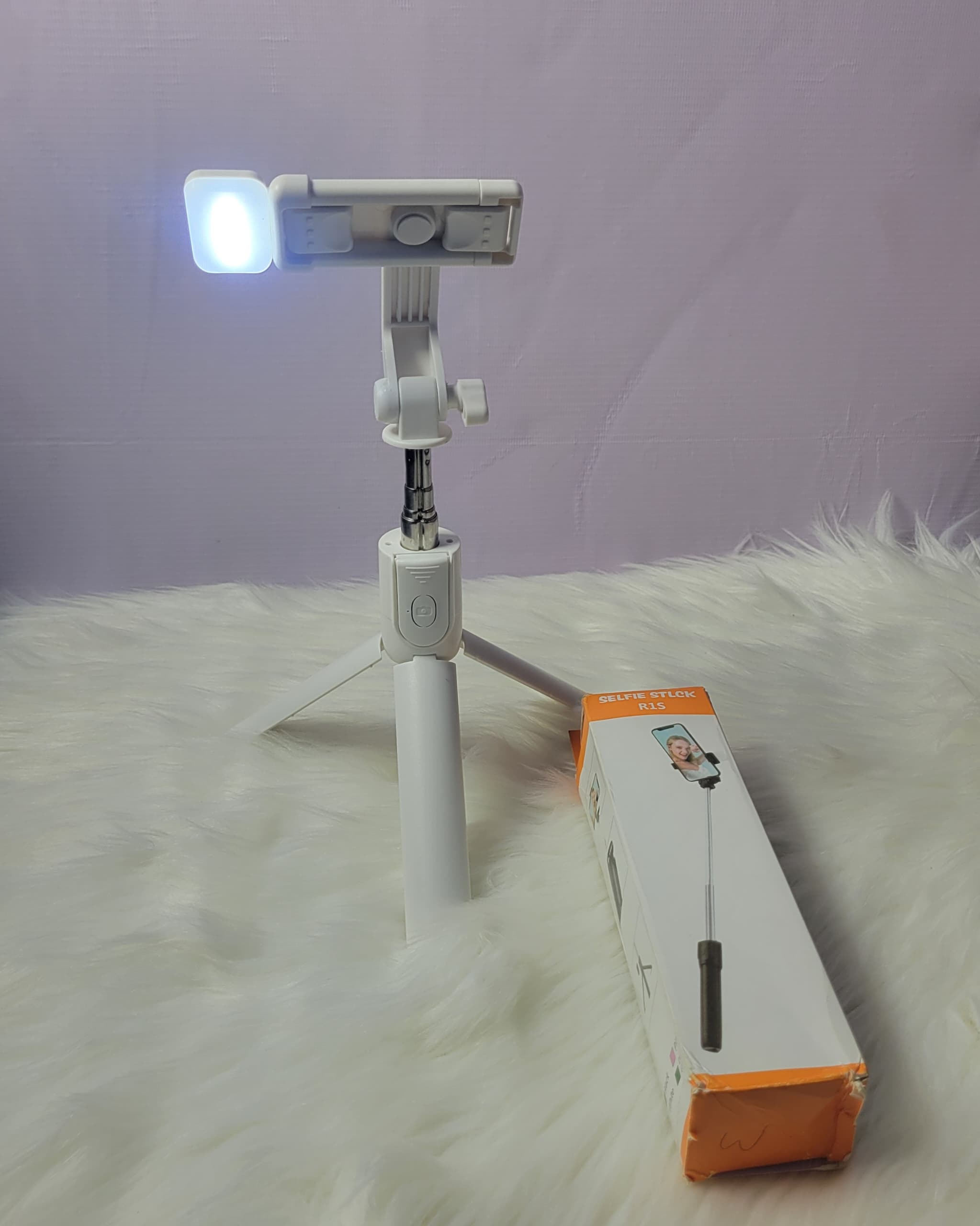 IMG-20241223-WA0116-b88ca476 Selfie Sticks - Image 1